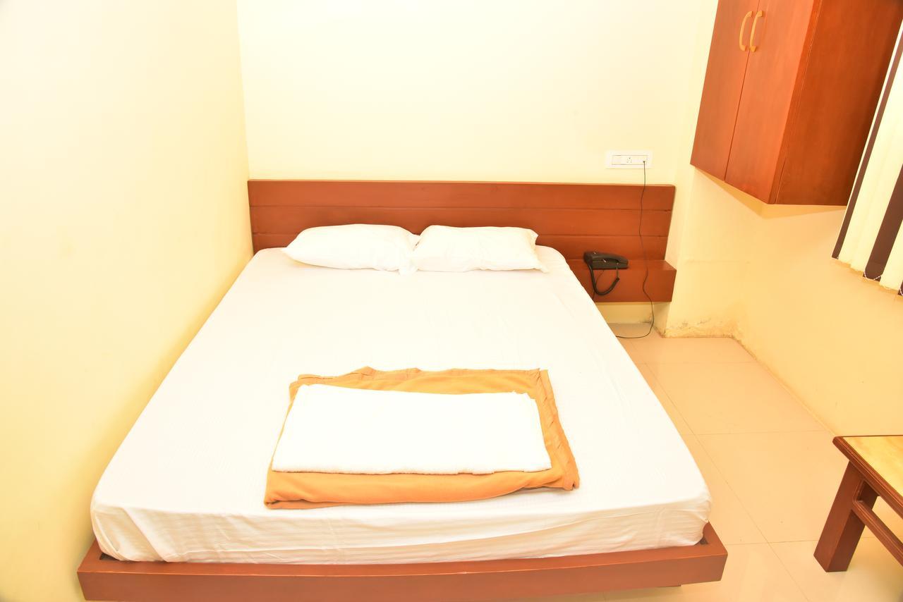 希莫加 Bright Palace Restaurant And Residency酒店 外观 照片